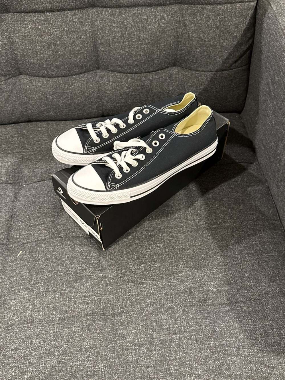 8.5M - Converse Chuck Taylor All Star Ox Black Canvas Sneakers